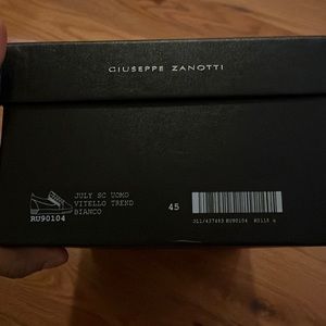 Giuseppe size 12